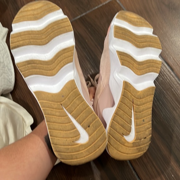 Nike RYZ 365 2 Barely Rose Sneaker - Picture 5 of 7